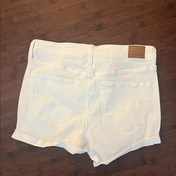 American Eagle Outfitters White Denim Roll-Cuff Shorts - Picture 4 of 4